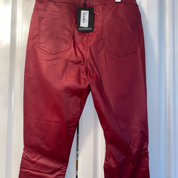 Burgundy leather zipper pants - Picture 2 of 2